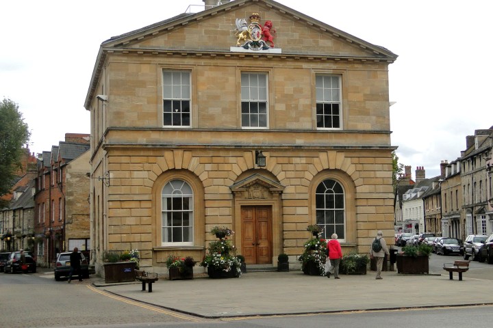 an old stone building